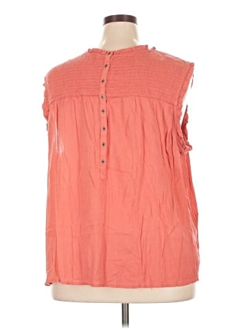Caslon Sleeveless T-Shirt (view 2)