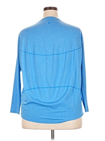 Lululemon Athletica 3/4 Sleeve T-Shirt (view 2)