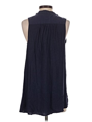 Tiny Sleeveless Blouse (view 2)