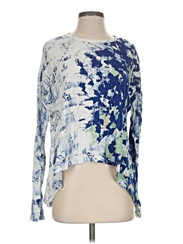 Akemi + Kin 3/4 Sleeve T-Shirt (view 1)