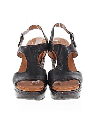 Naya Wedges (view 2)