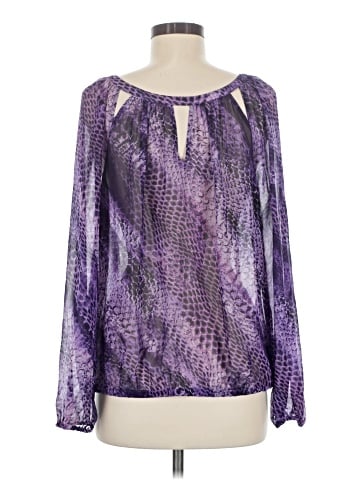 Jennifer Lopez Long Sleeve T-Shirt (view 2)