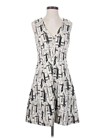Everleigh Casual Dress (view 1)