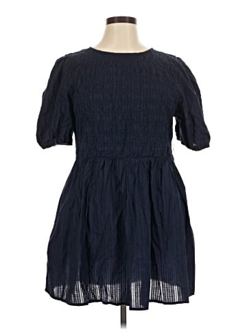 Old Navy Casual Dress (view 1)