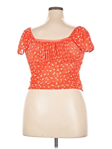 No Boundaries Short Sleeve Top (view 2)
