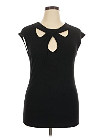 Cha Cha Vente Sleeveless T-Shirt (view 1)
