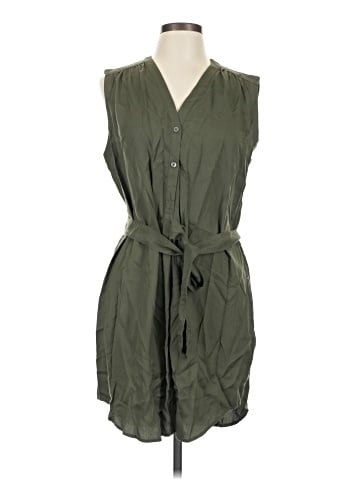 Express Outlet Sleeveless Button-Down Shirt (view 1)