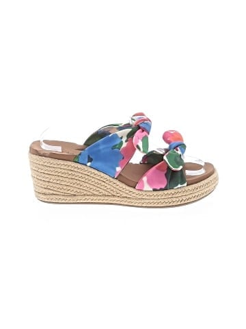 Corkys Wedges (view 1)