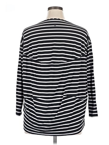 Lululemon Athletica 3/4 Sleeve T-Shirt (view 2)