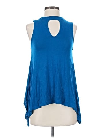 Jennifer Lopez Sleeveless T-Shirt (view 1)