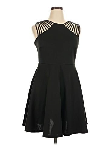 FASHION TO FIGURE Cocktail Dress (view 1)