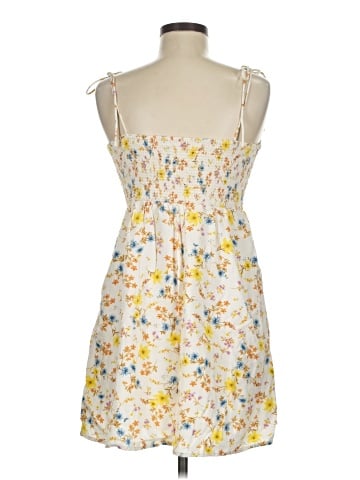 Old Navy Casual Dress (view 2)
