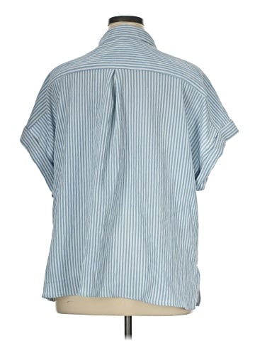 Velvet Heart Short Sleeve Button-Down Shirt (view 2)