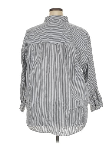 Gloria Vanderbilt Long Sleeve Button-Down Shirt (view 2)