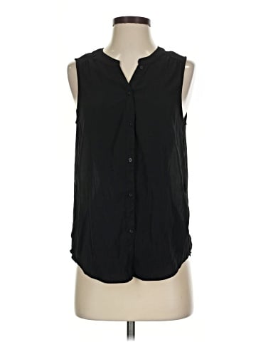 American Eagle Outfitters Sleeveless Button-Down Shirt (view 1)