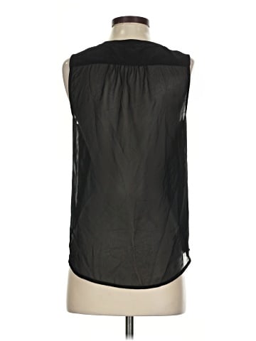 American Eagle Outfitters Sleeveless Button-Down Shirt (view 2)