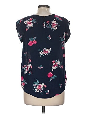 Sweet Rain Sleeveless Blouse (view 2)