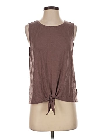 Gap Fit Sleeveless T-Shirt (view 1)