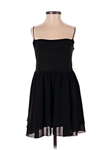 boa. Cocktail Dress (view 1)