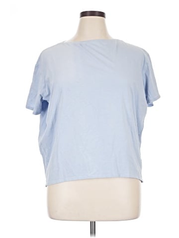 Lululemon Athletica Short Sleeve T-Shirt (view 1)