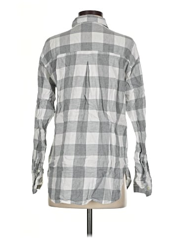 Old Navy Long Sleeve Button-Down Shirt (view 2)