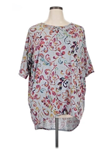 Lularoe 3/4 Sleeve T-Shirt (view 1)