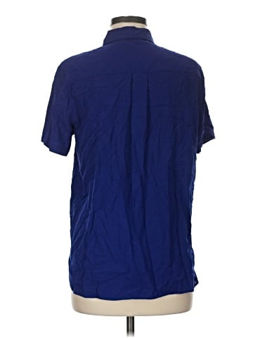 Uniqlo Short Sleeve Button-Down Shirt (view 2)