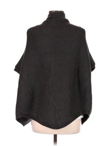 Akemi + Kin Poncho (view 2)