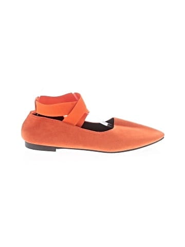 Unbranded Flats (view 1)