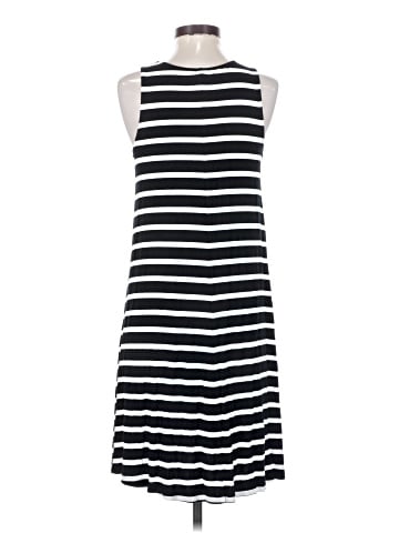 Old Navy Casual Dress (view 2)