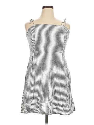 Old Navy Casual Dress (view 1)