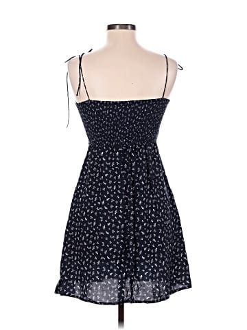 Old Navy Casual Dress (view 2)