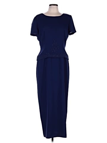Donna Morgan Casual Dress (view 1)