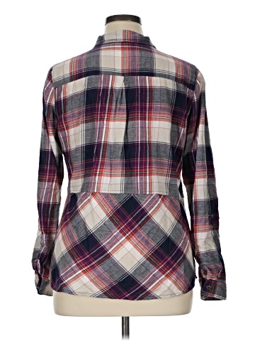 Maurices Long Sleeve Button-Down Shirt (view 2)