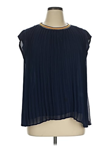 DR2 Sleeveless Blouse (view 1)