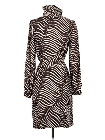 Elizabeth McKay Casual Dress (view 2)
