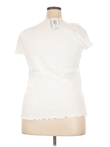 Torrid Short Sleeve T-Shirt (view 2)