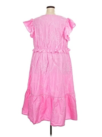 Crown & Ivy Casual Dress (view 2)