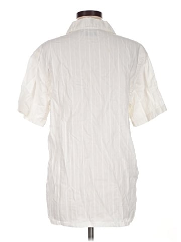 Old Navy Short Sleeve Button-Down Shirt (view 2)