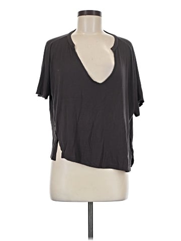 Charlotte Russe Short Sleeve T-Shirt (view 1)