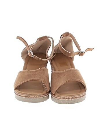 Unbranded Wedges (view 2)