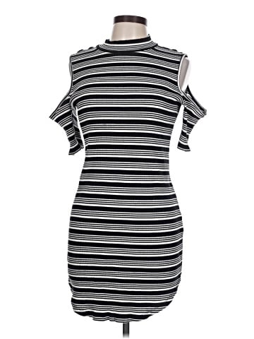 No Boundaries Casual Dress (view 1)