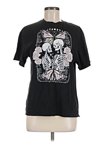 Charlotte Russe Short Sleeve T-Shirt (view 1)