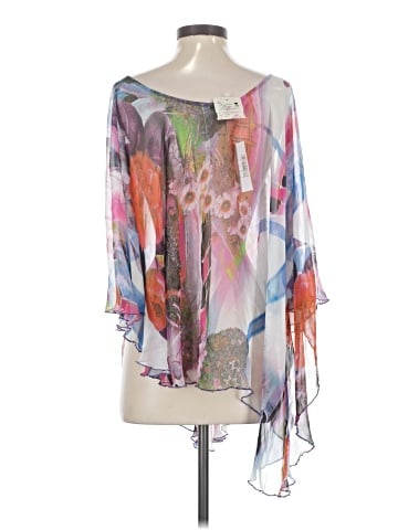Alberto Makali Poncho (view 2)