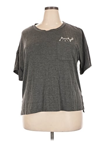 Elizabeth & Clarke Short Sleeve T-Shirt (view 1)