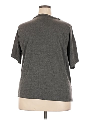 Elizabeth & Clarke Short Sleeve T-Shirt (view 2)