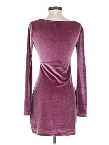 Urban Outfitters Casual Dress (view 2)
