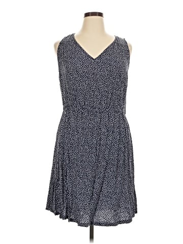 Old Navy Casual Dress (view 1)