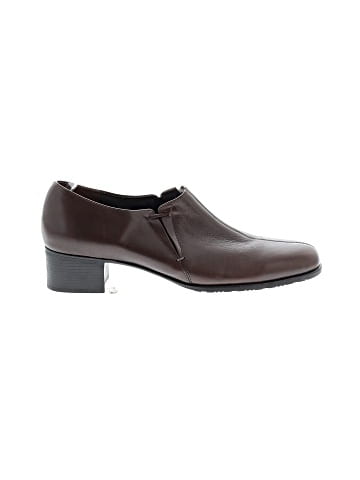 Munro American Heels (view 1)