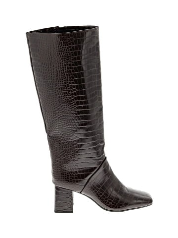 On 34th Boots (view 1)